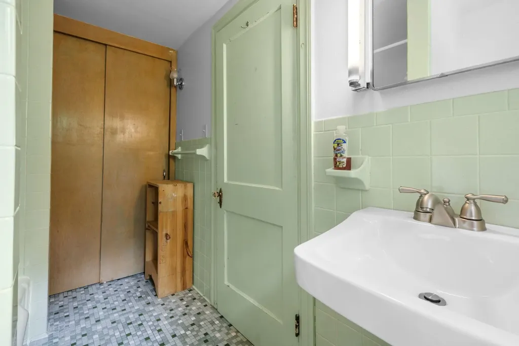 16 Morse Street Troy NH 03465