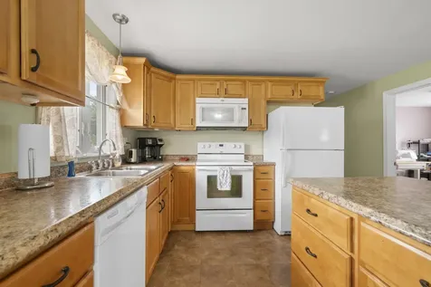 29 Green Acre Drive Salem NH 03079