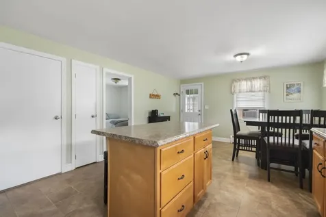 29 Green Acre Drive Salem NH 03079