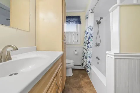29 Green Acre Drive Salem NH 03079