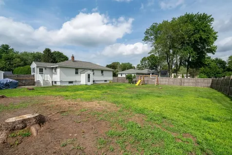 29 Green Acre Drive Salem NH 03079