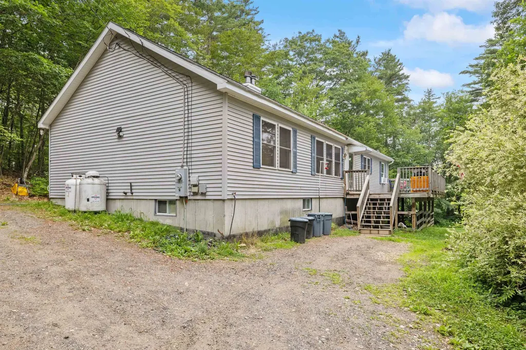 30 Canoe Lane Gilmanton NH 03237