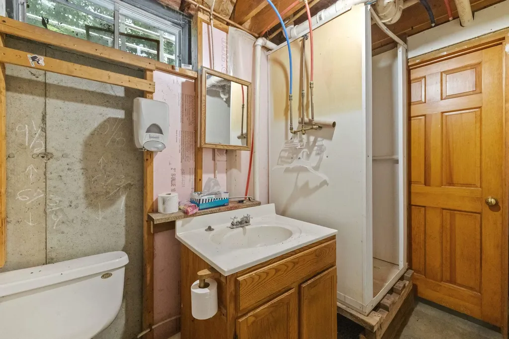 30 Canoe Lane Gilmanton NH 03237