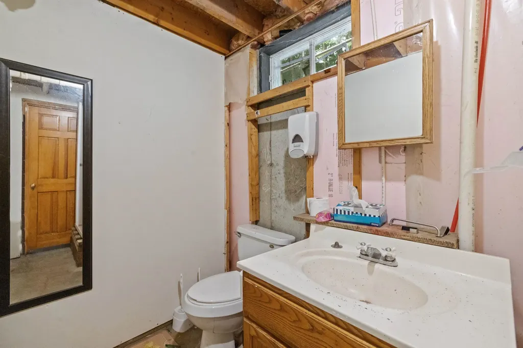 30 Canoe Lane Gilmanton NH 03237