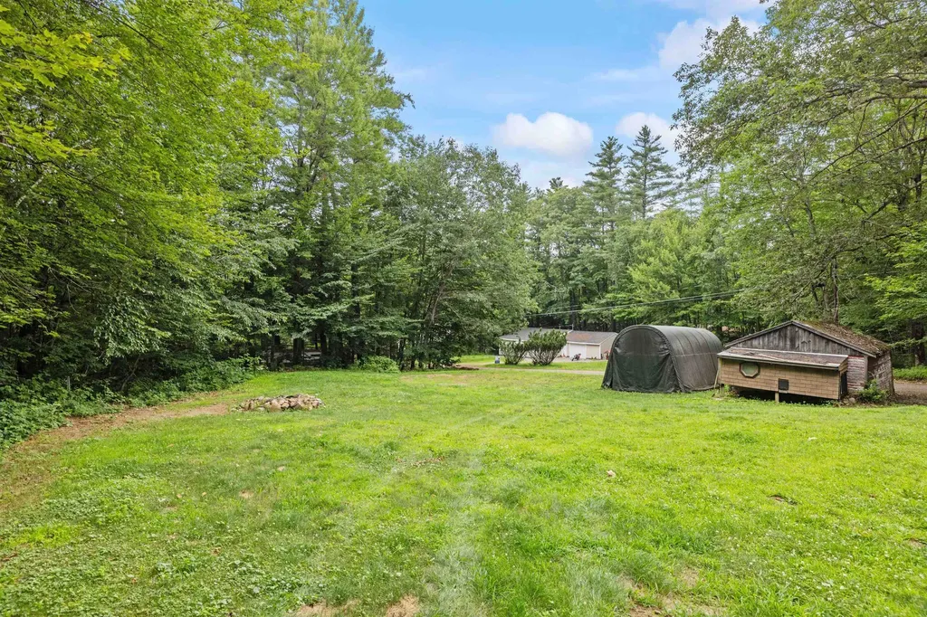 30 Canoe Lane Gilmanton NH 03237