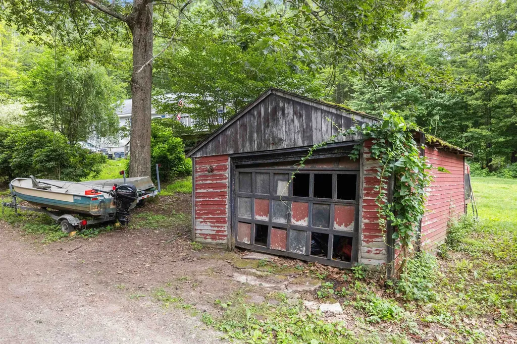 30 Canoe Lane Gilmanton NH 03237