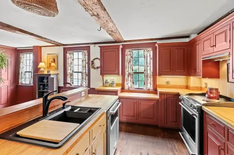114 Western Avenue Henniker NH 03242