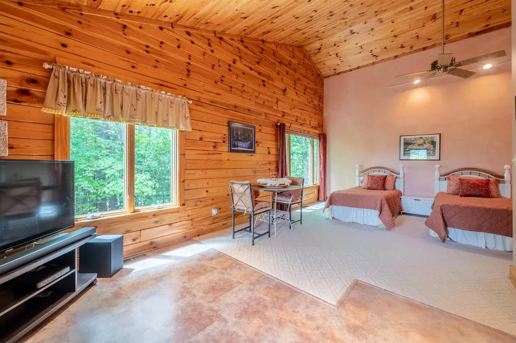 16 Mountain Overlook Wilmot NH 03287