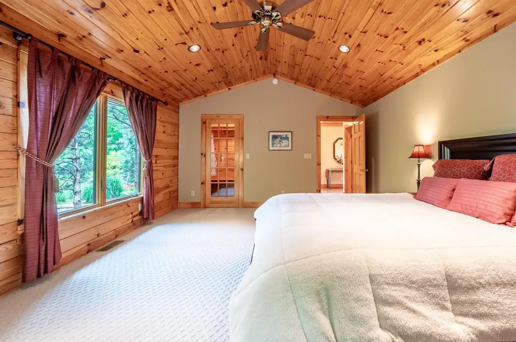 16 Mountain Overlook Wilmot NH 03287
