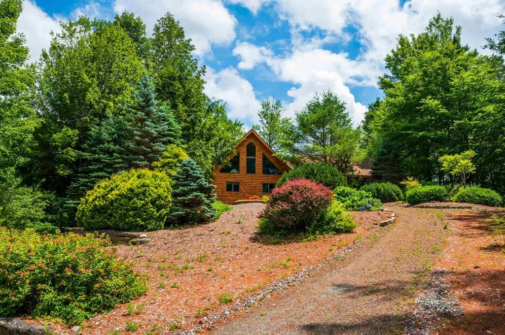 16 Mountain Overlook Wilmot NH 03287