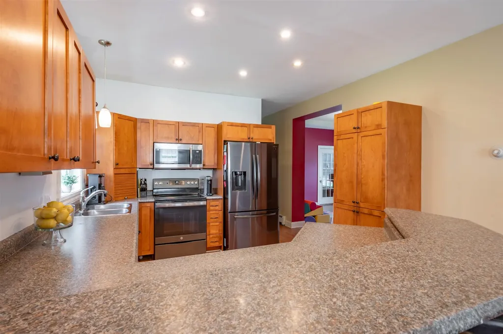 35 Colonial Drive Salem NH 03079