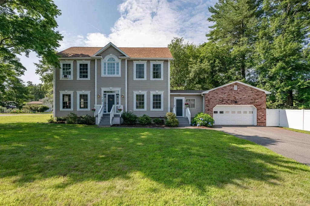 35 Colonial Drive Salem NH 03079