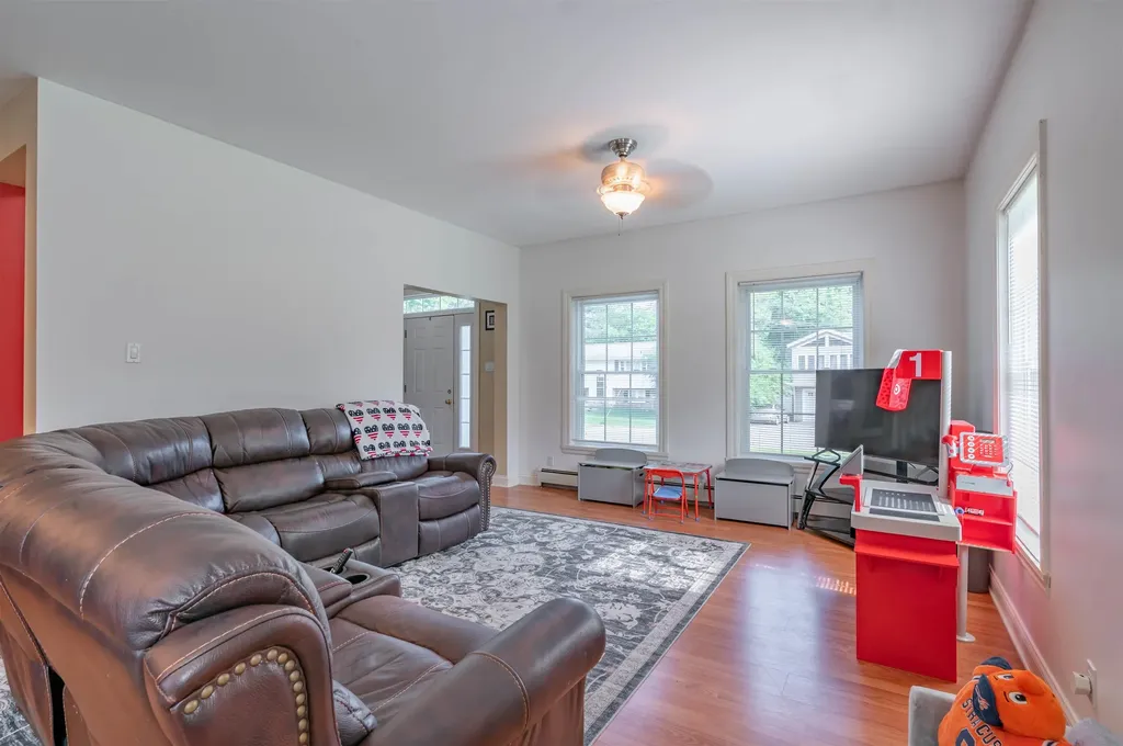 35 Colonial Drive Salem NH 03079