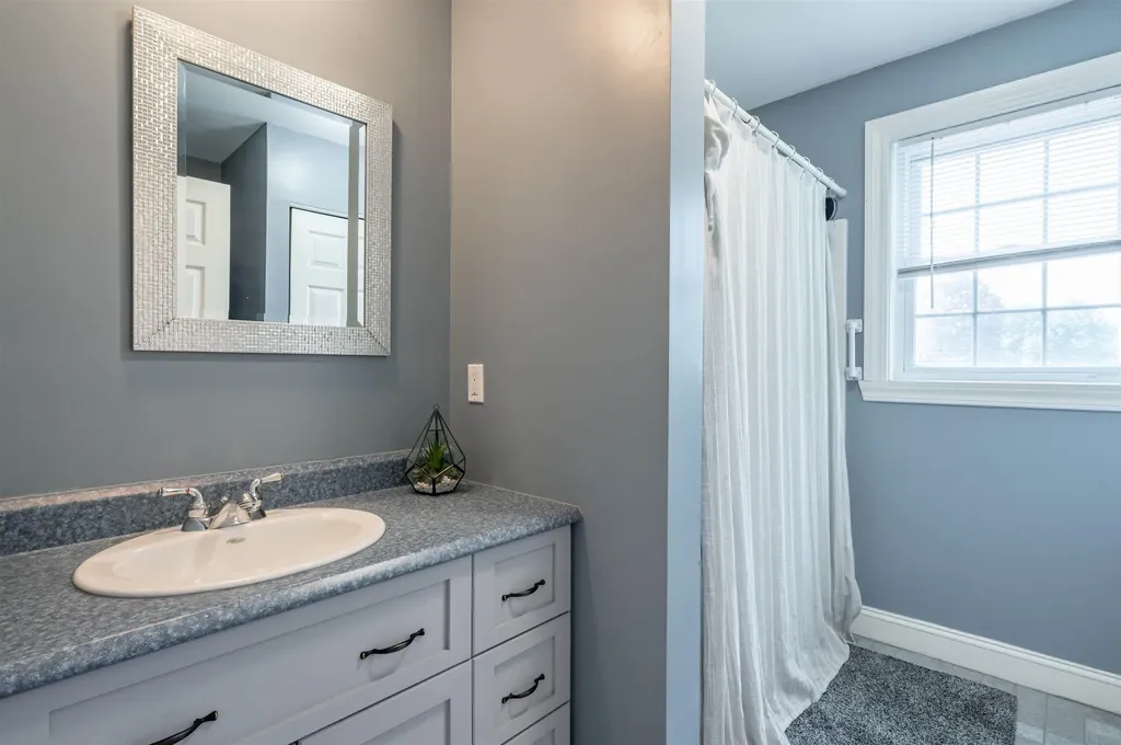 35 Colonial Drive Salem NH 03079