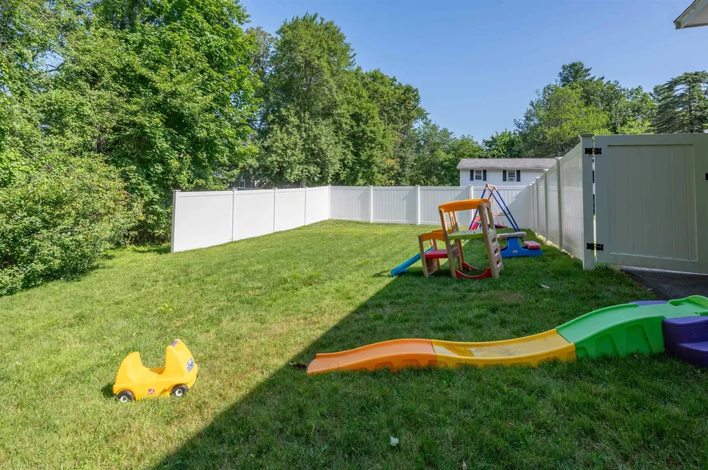 35 Colonial Drive Salem NH 03079