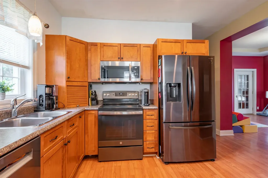 35 Colonial Drive Salem NH 03079