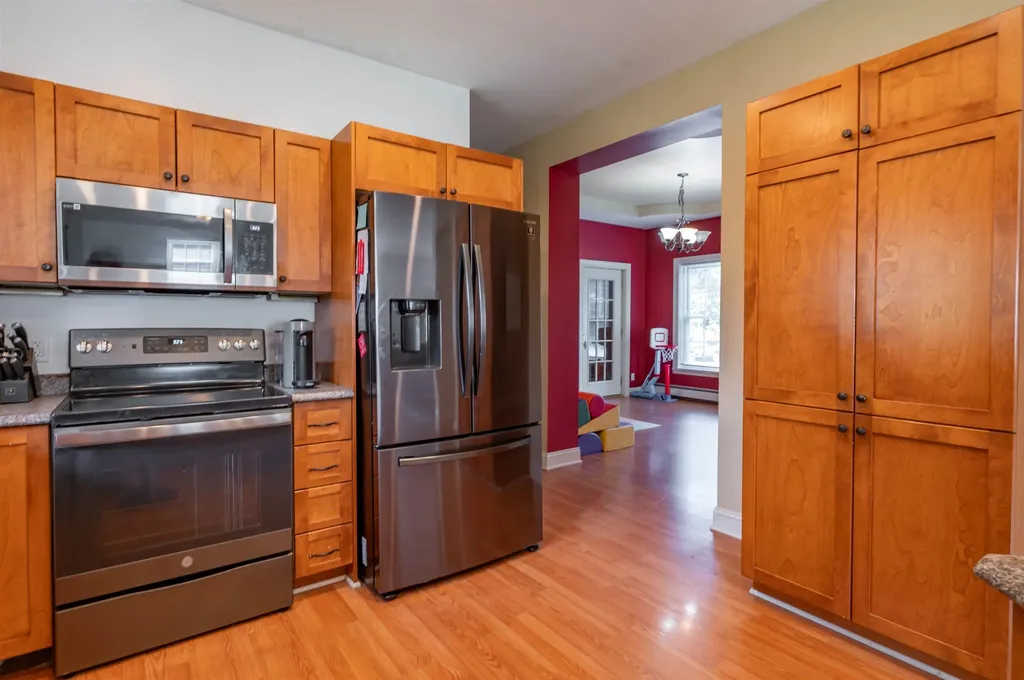 35 Colonial Drive Salem NH 03079