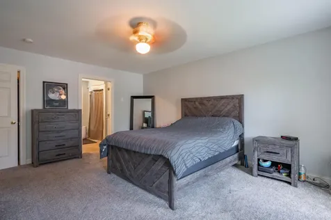 35 Colonial Drive Salem NH 03079