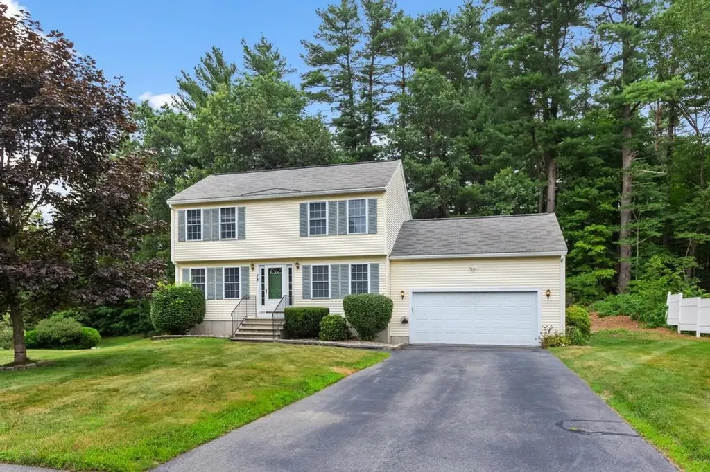 23 Magnolia Lane Derry NH 03038