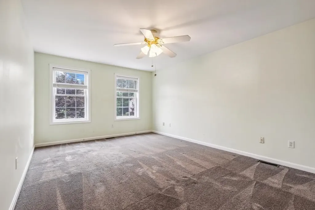 23 Magnolia Lane Derry NH 03038