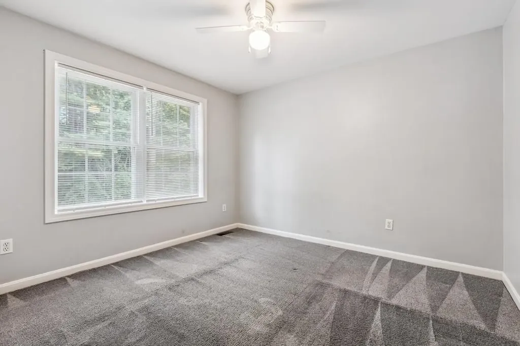 23 Magnolia Lane Derry NH 03038