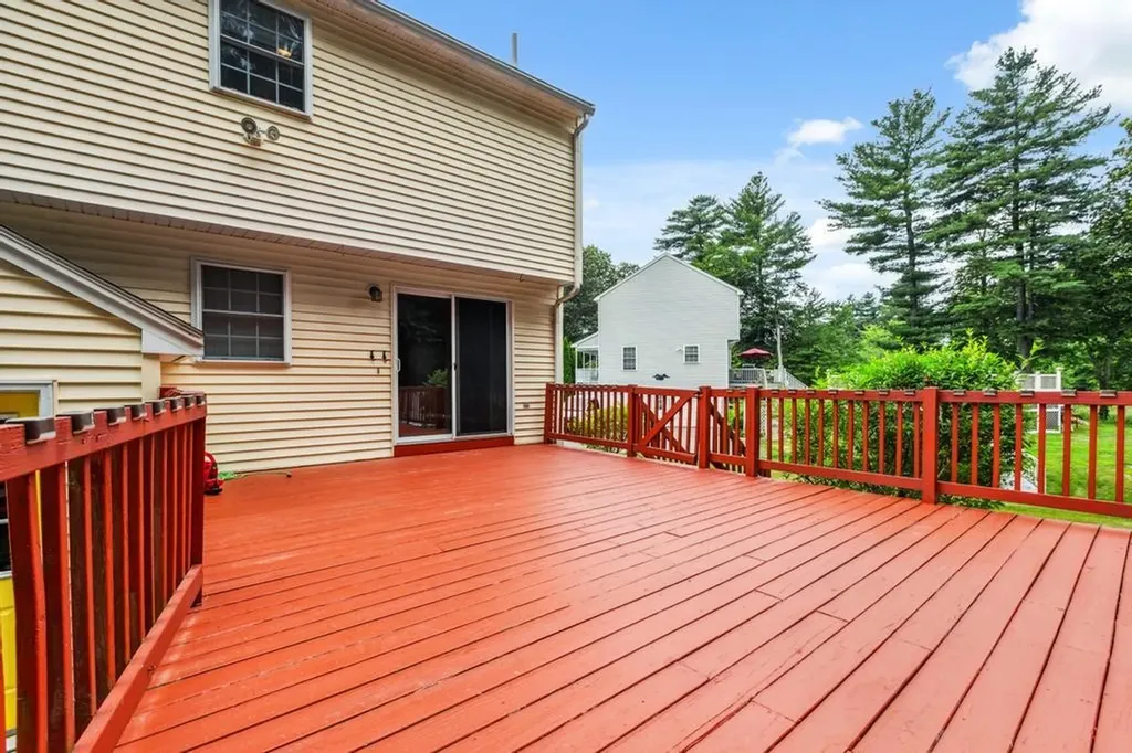 23 Magnolia Lane Derry NH 03038