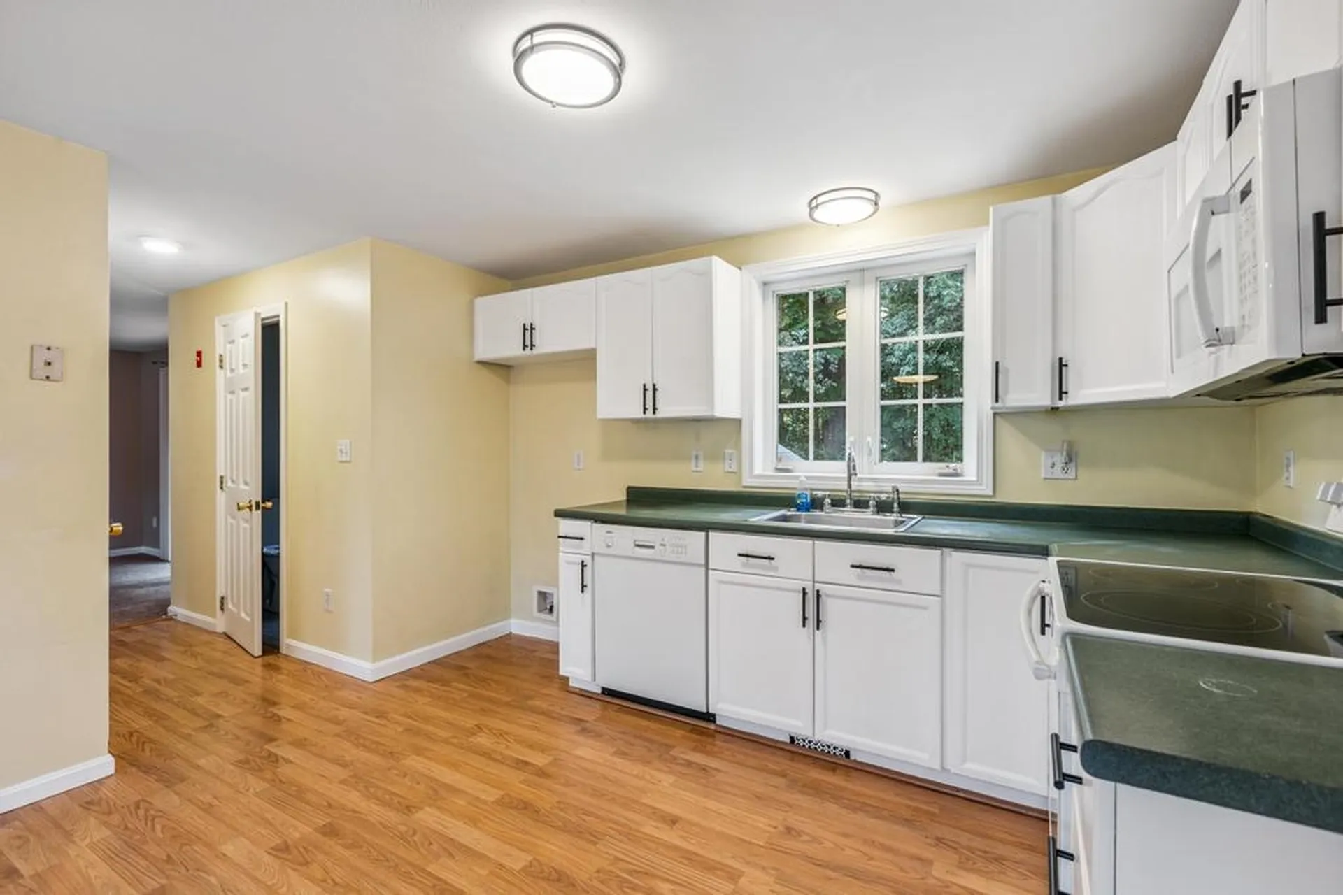 23 Magnolia Lane Derry NH 03038
