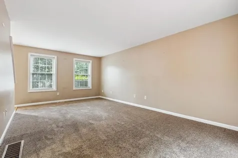 23 Magnolia Lane Derry NH 03038