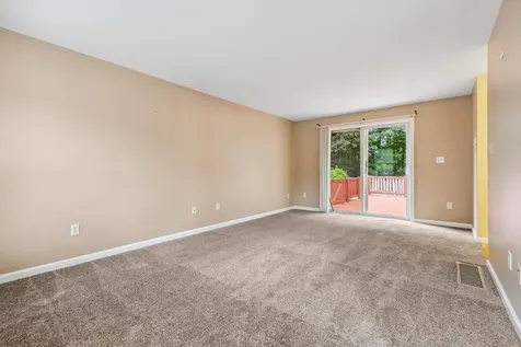 23 Magnolia Lane Derry NH 03038