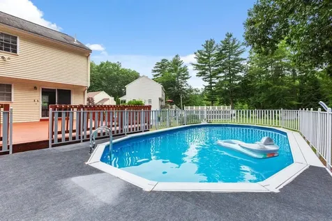 23 Magnolia Lane Derry NH 03038