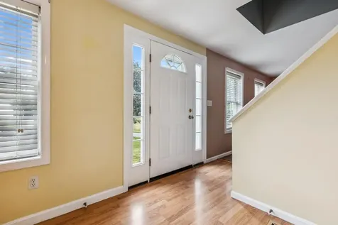 23 Magnolia Lane Derry NH 03038