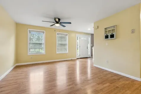 23 Magnolia Lane Derry NH 03038