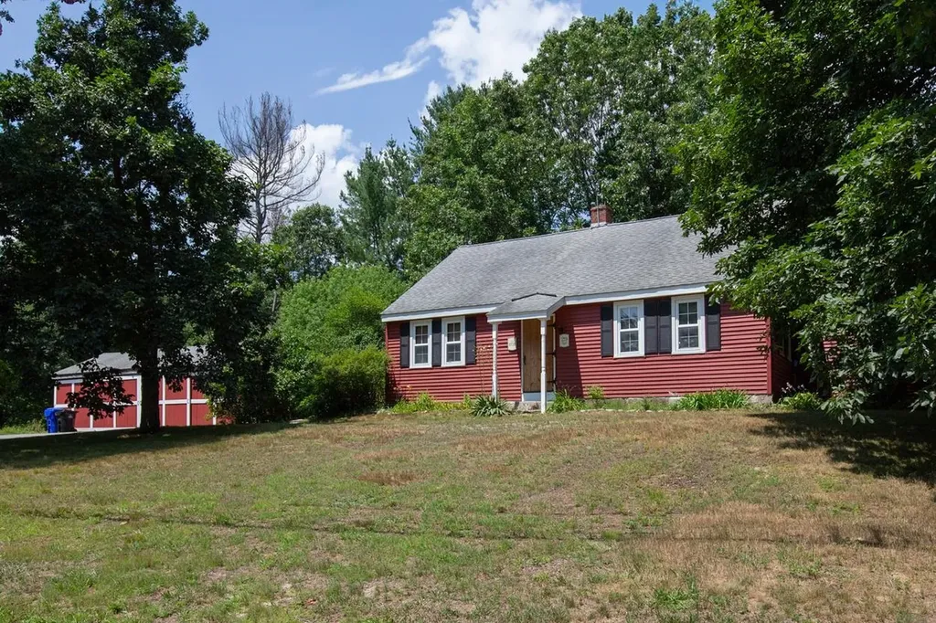 29 Chalifoux Road Hudson NH 03051