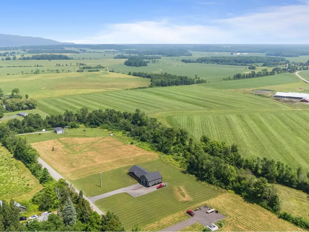 1803 Button Bay Road Ferrisburgh VT 05456