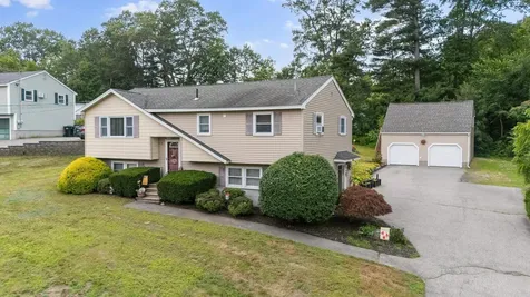 17 Dyson Drive Salem NH 03079