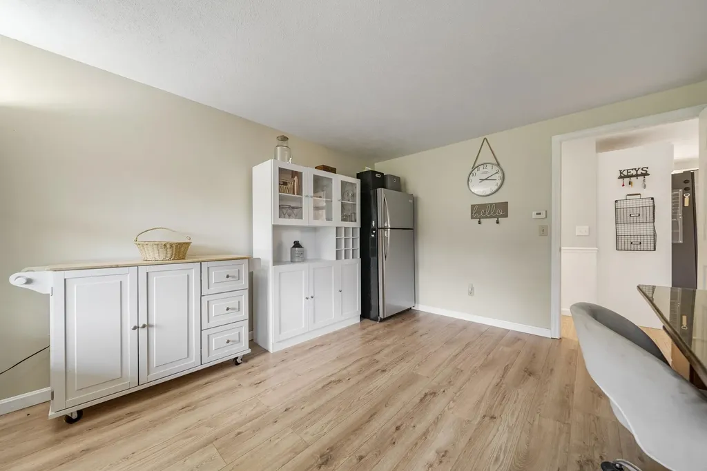 69 Litchfield Road Londonderry NH 03053