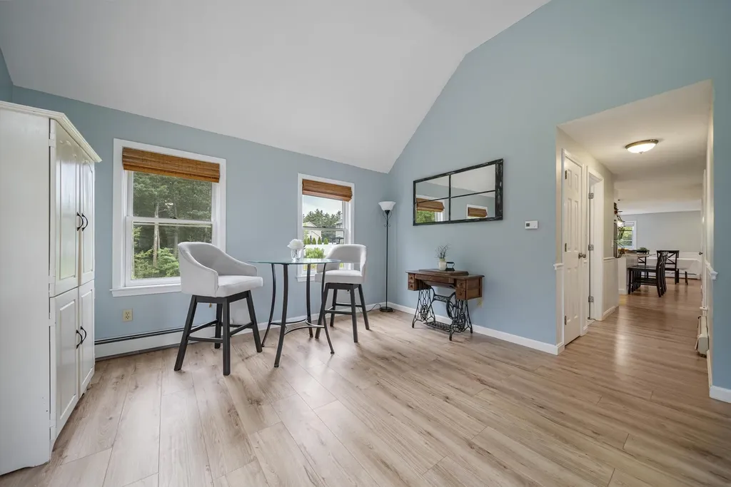 69 Litchfield Road Londonderry NH 03053