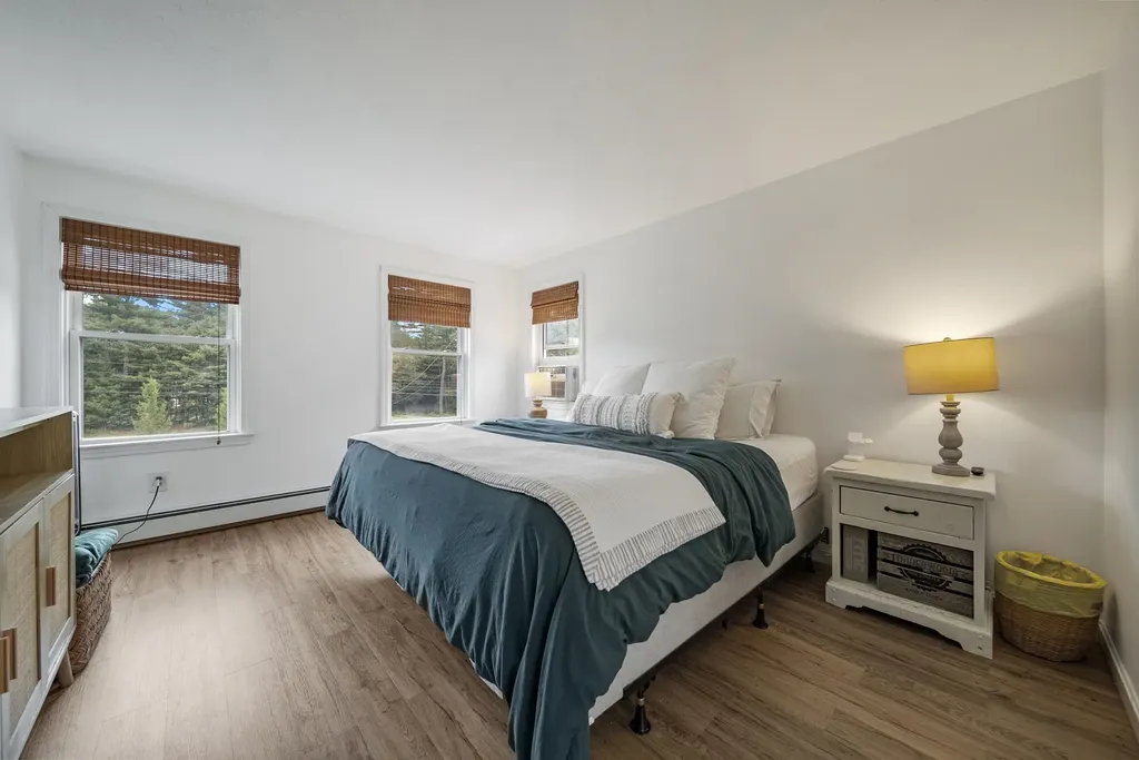 69 Litchfield Road Londonderry NH 03053