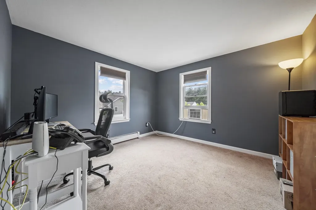 69 Litchfield Road Londonderry NH 03053