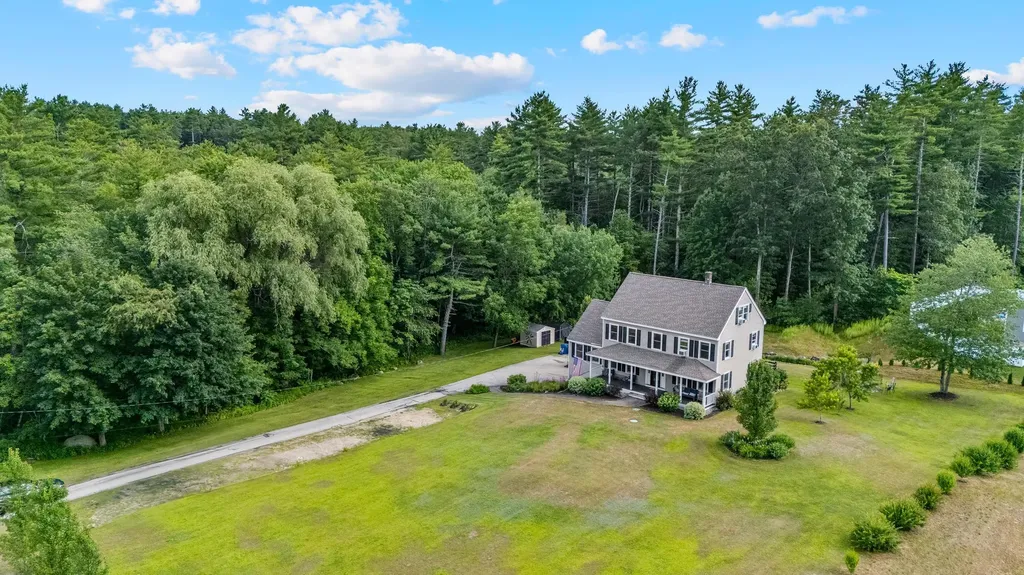 69 Litchfield Road Londonderry NH 03053