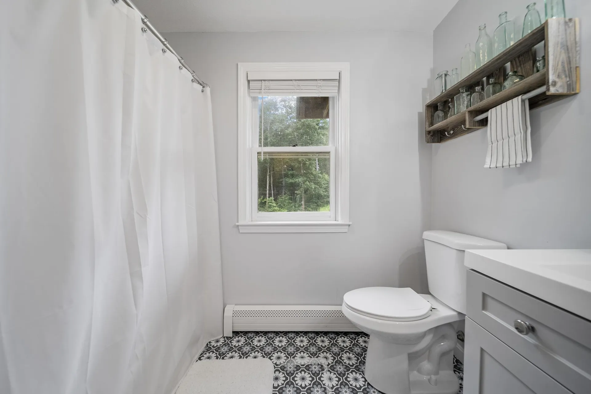 69 Litchfield Road Londonderry NH 03053