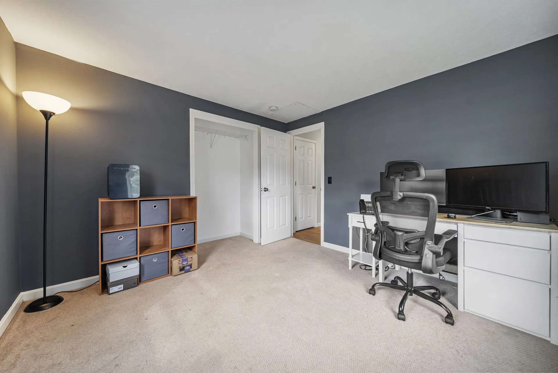 69 Litchfield Road Londonderry NH 03053