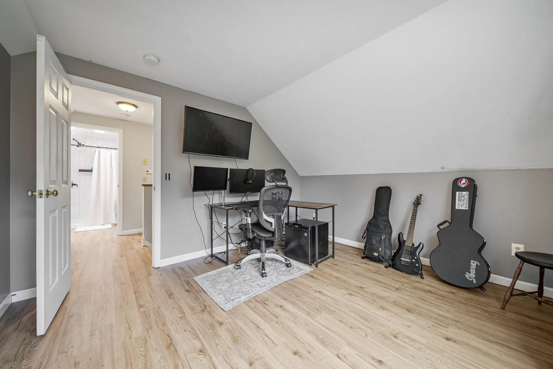 69 Litchfield Road Londonderry NH 03053