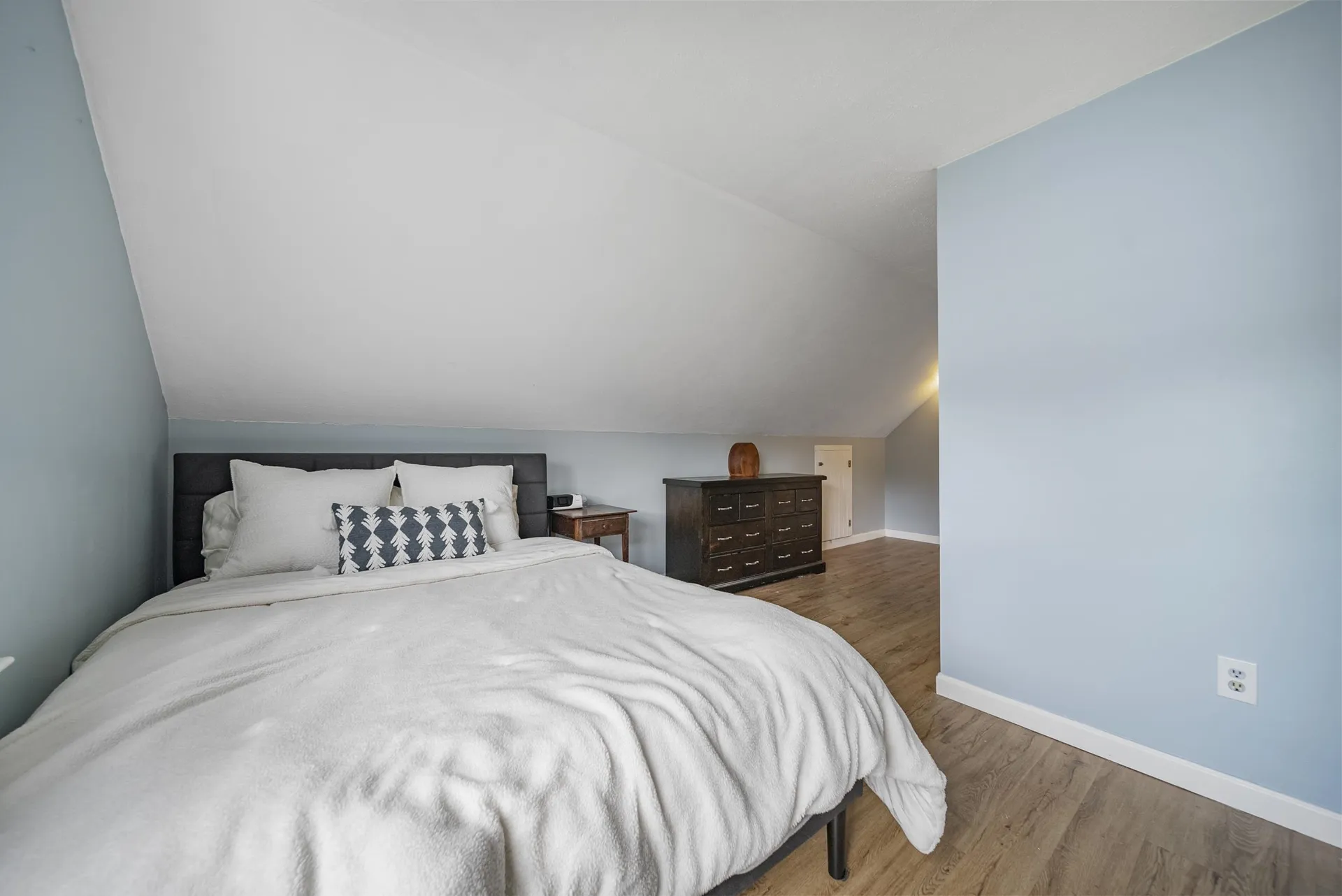 69 Litchfield Road Londonderry NH 03053