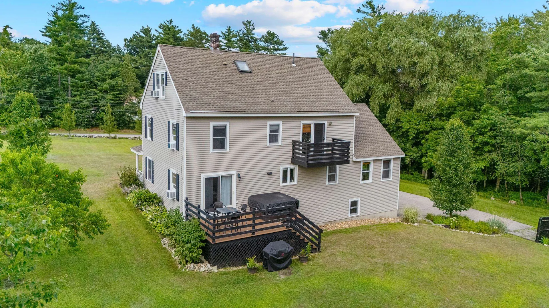 69 Litchfield Road Londonderry NH 03053