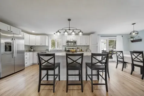 69 Litchfield Road Londonderry NH 03053
