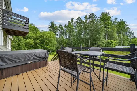 69 Litchfield Road Londonderry NH 03053