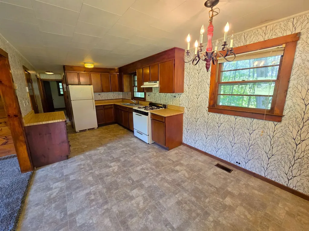 172 School House Road Dummerston VT 05301