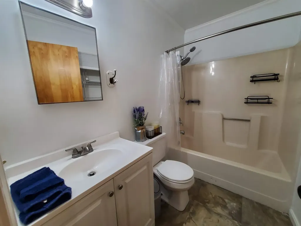 42 Marsten Lane Enfield NH 03748