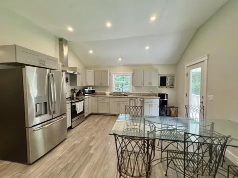 90 Kings Highway Hartford VT 05001